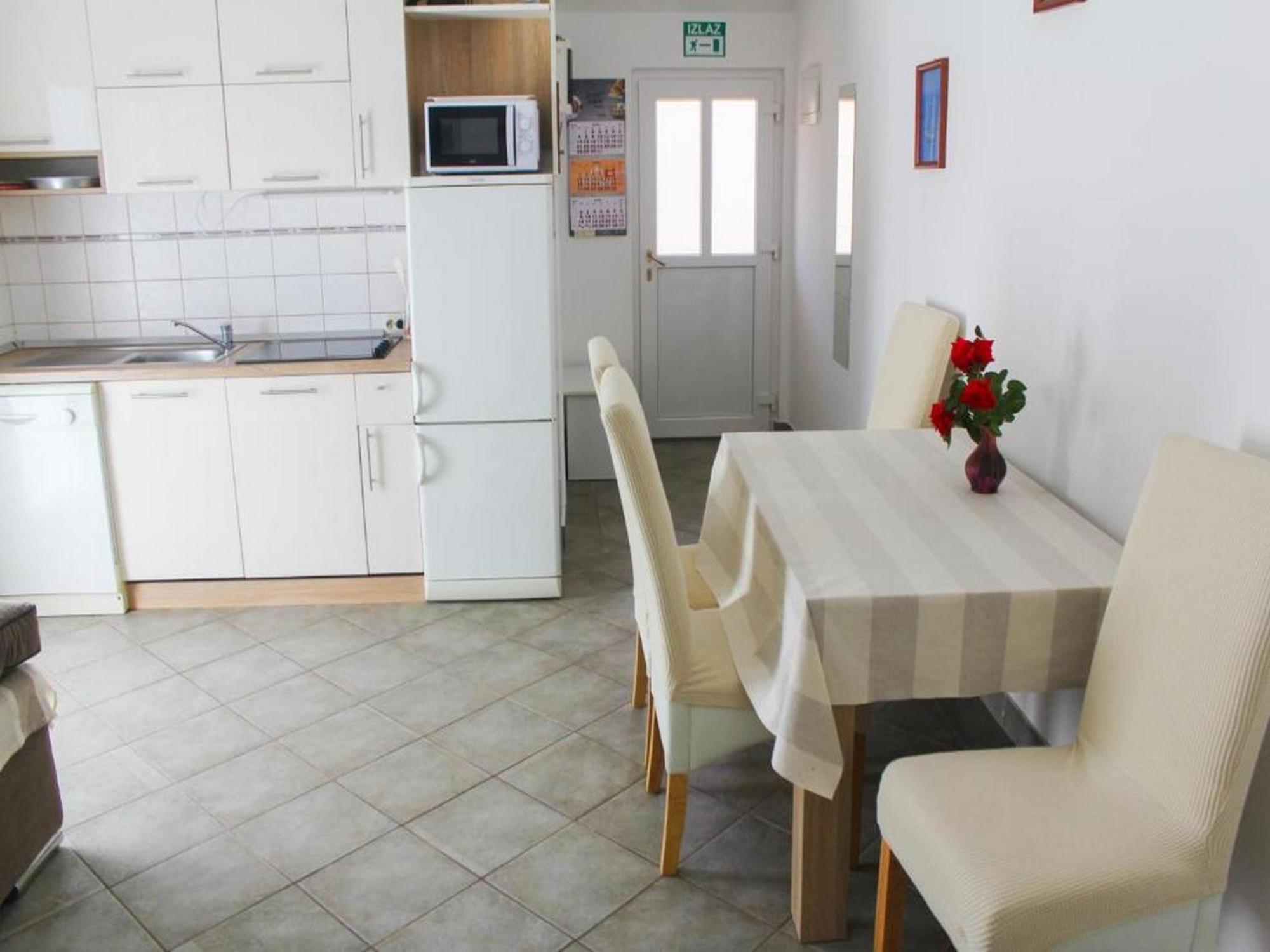 Apartmani Lucia Biograd Biograd Na Moru Quarto foto